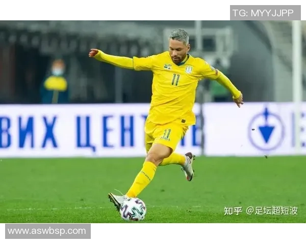 足球巨星身穿篮球战袍走上球场引发热议引领跨界潮流的时尚风潮 足球巨星身穿篮球战袍走上球场引发热议引领跨界潮流的时尚风潮